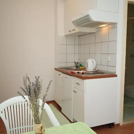 Apartment Studio 6907b